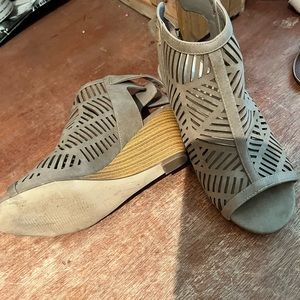 Show dazzle taupe sandals